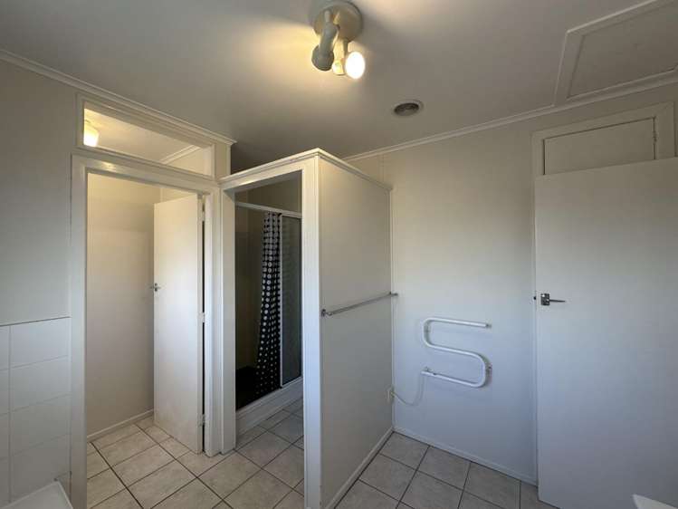 100a Sixteenth Avenue 1047_11