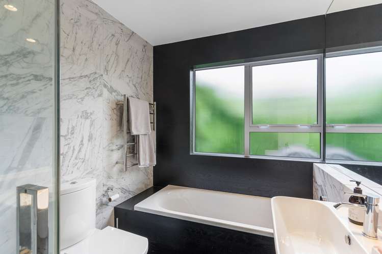 2/97 Takutai Avenue Half Moon Bay_24