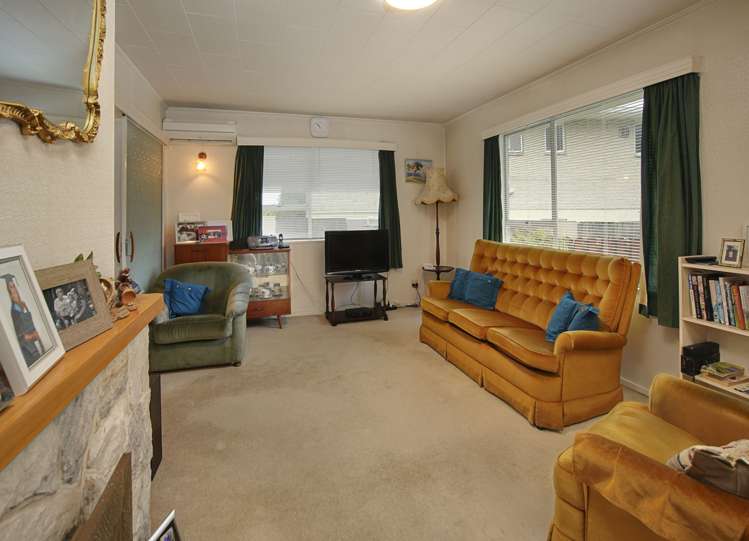 2/16 Cobham Crescent Stoke_7