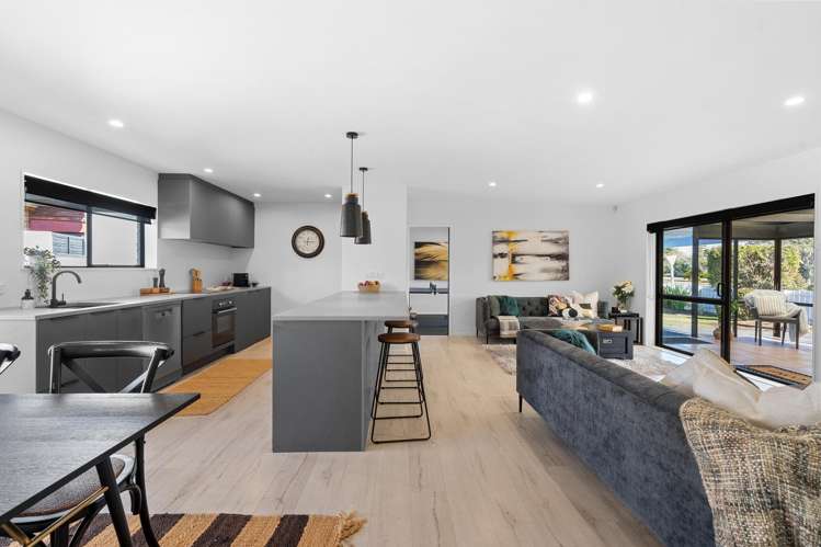 2/99 Riverside Road Orewa_7