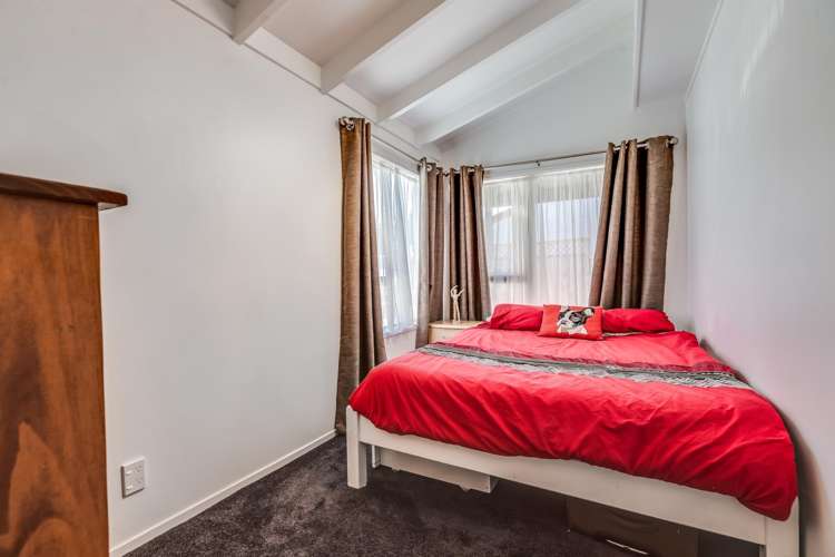 10/4 Taylor Street Blockhouse Bay_13