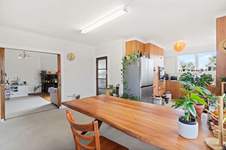 12-16 Holdens Road_4