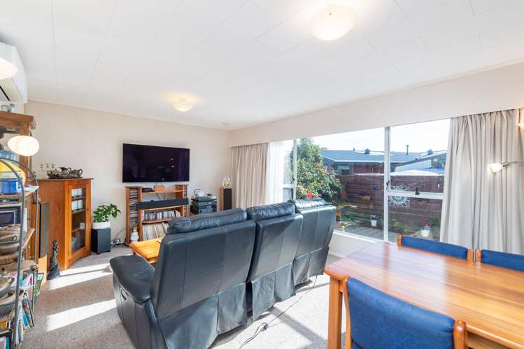 11b Waddington Drive Naenae_2