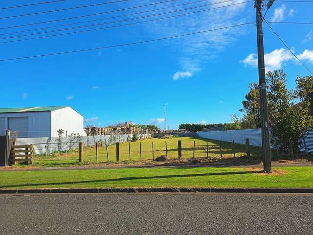 Rare large residential section (no covenants)