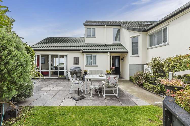 13 Signallers Grove Strathmore Park_17