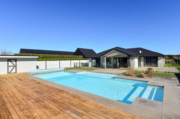 34 Alan Livingston Drive Cambridge_34