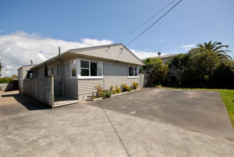100 Forrest Hill Road_0