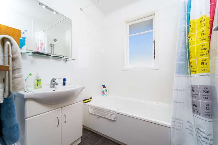 16 William Benton Street Featherston_9