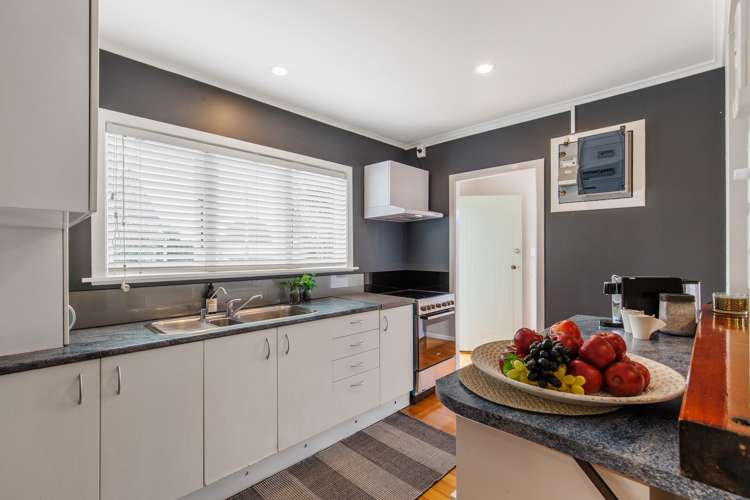 1/16 Lancaster Road Beach Haven_13