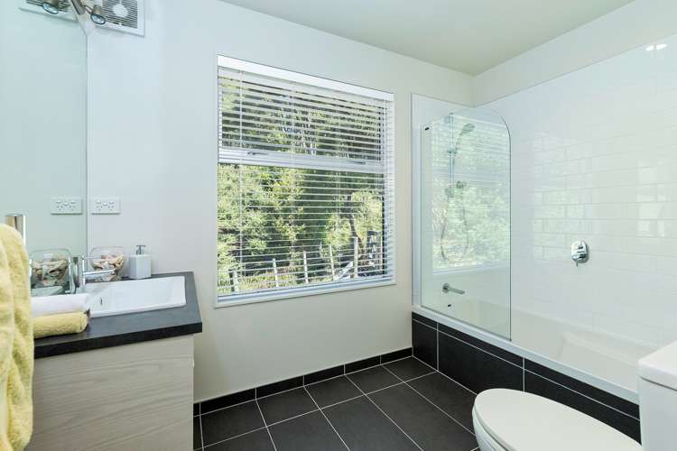 703b Ridge Road Riverhead_11