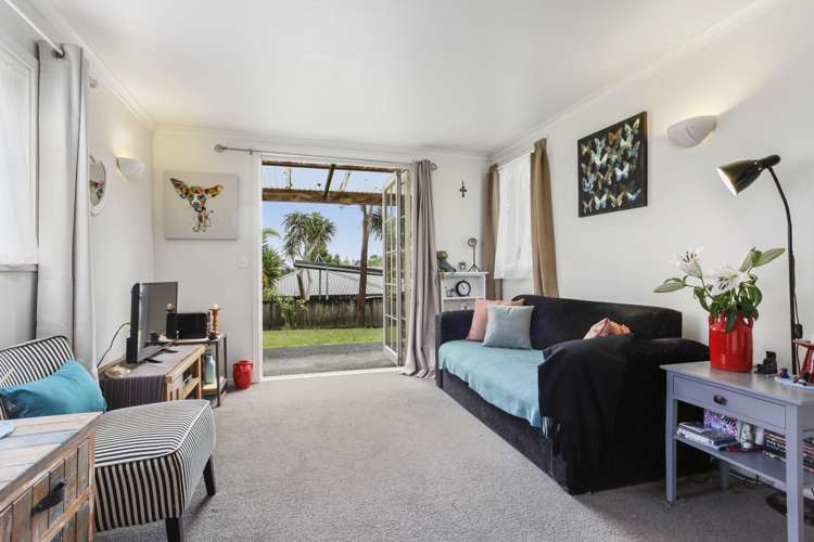 32 Evans Road Glen Eden_11