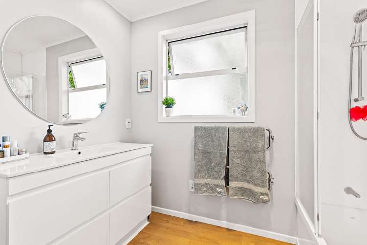 19 Brennan Avenue Te Atatu Peninsula_11