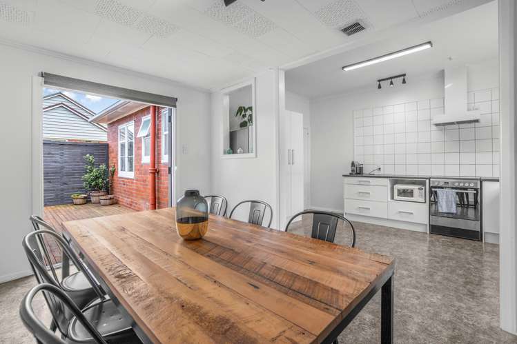 1/195 Whites Line East Waiwhetu_6