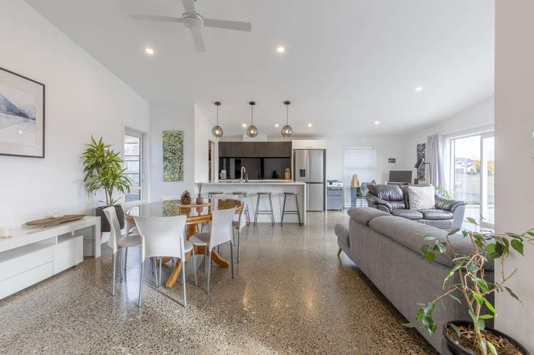 8 Marshall Close_4