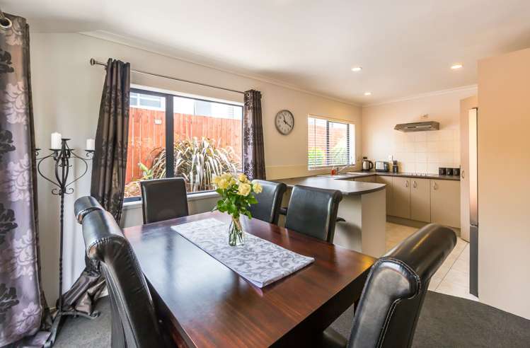 124b Brian Crescent Stanmore Bay_14