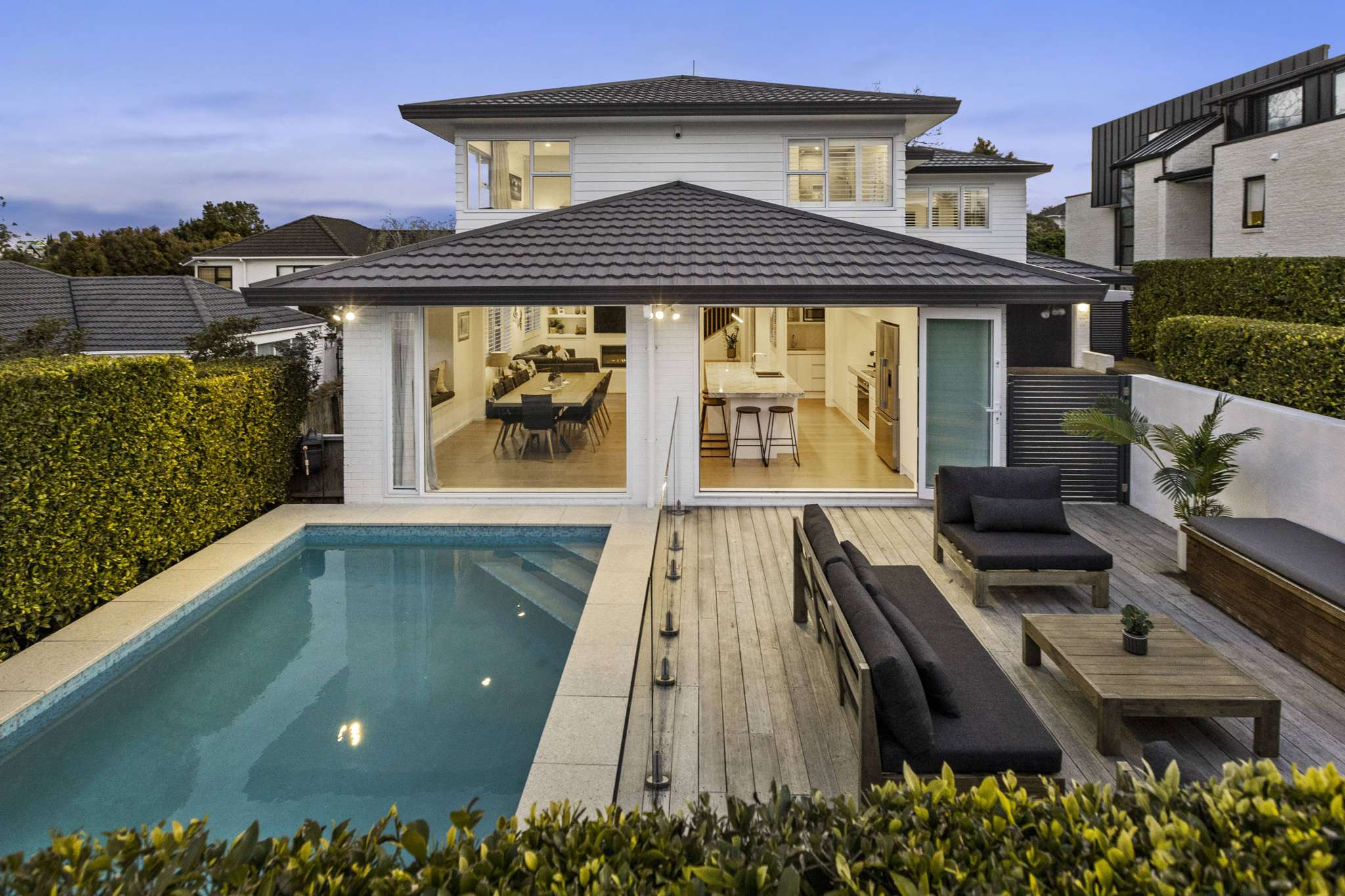 Remuera family home sells for $3.75m after bidders pack auction room