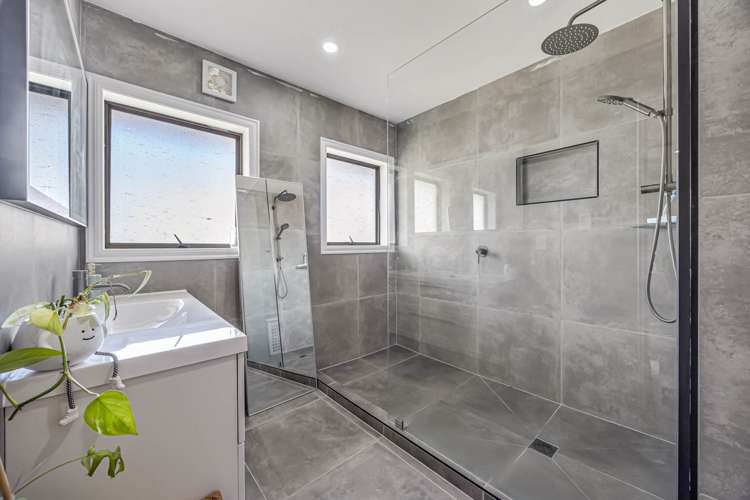 141 Everglade Drive Totara Heights_11