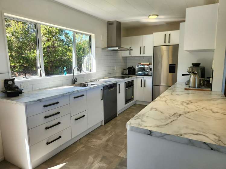 133 Coulson Road Paroa_5