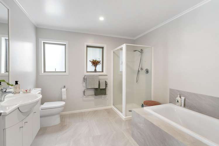 6 Norglen Lane Riverhead_11