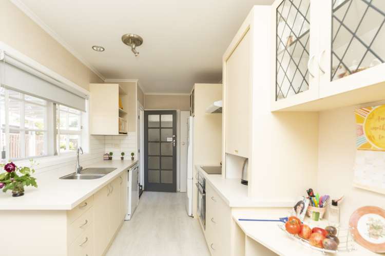 57 Garden Heights Avenue Glenview_8