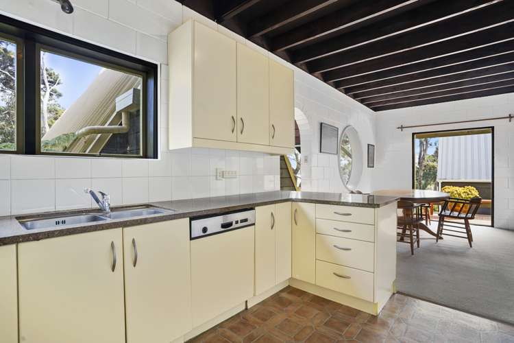 2/11 Amelia Place Beach Haven_11