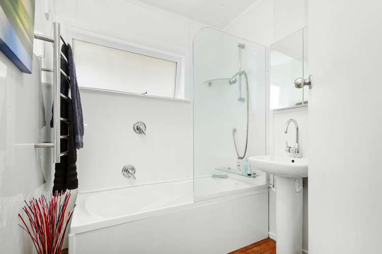 37 Lees Grove Wainuiomata_14