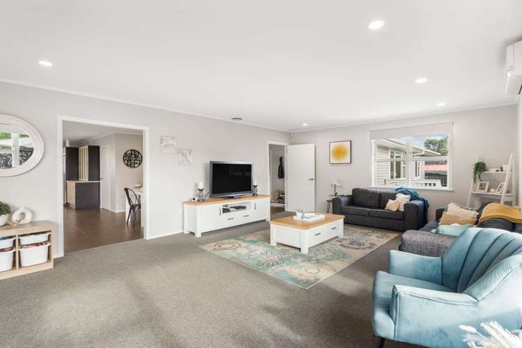 4 Lancaster Road Beach Haven North_2