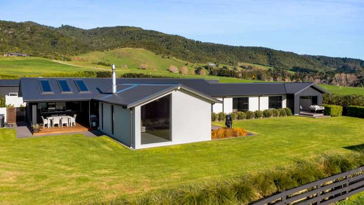 1351 South Road Kaitake_1