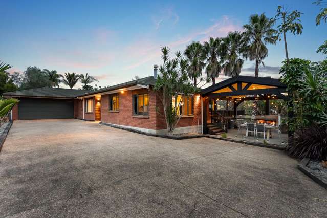 Stylish Brick & Tile Family Home in Top Location