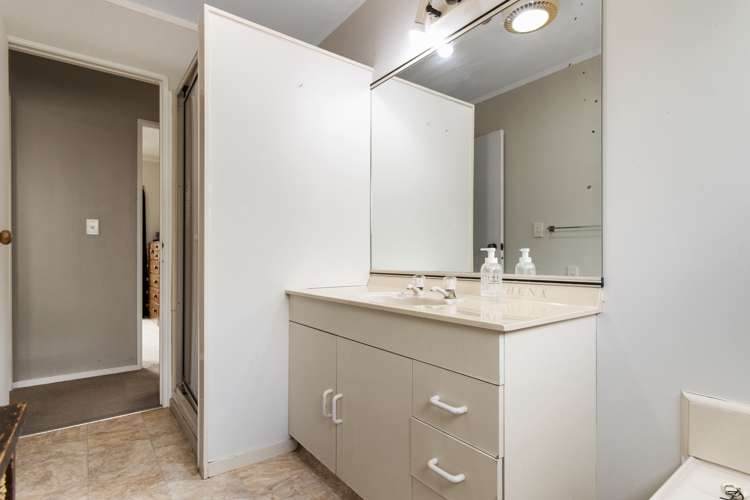 28 Lansdowne Crescent Glenview_15