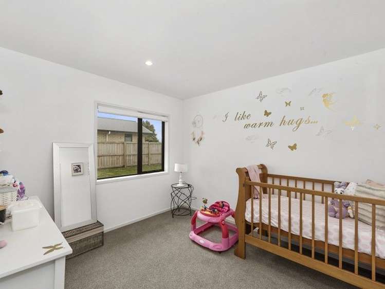 1/11 Errol Close Burbush_12