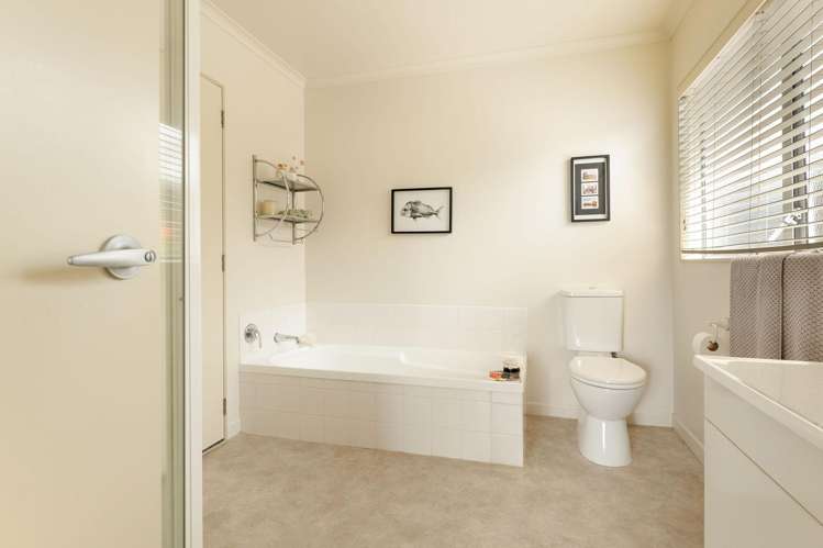 30 Maggie Place Ohauiti_13