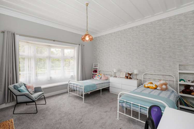 1435 Waughs Road Aorangi_15