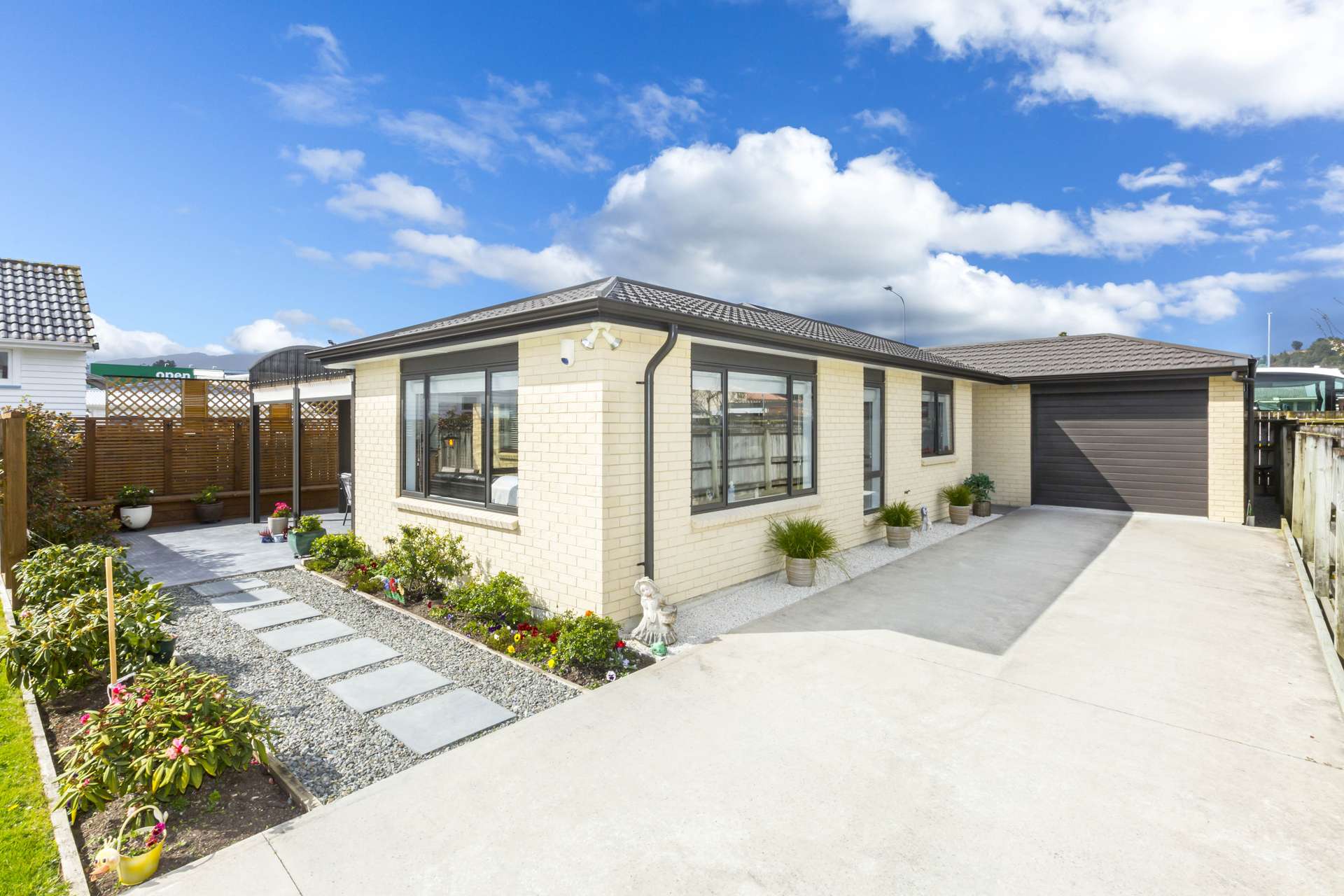 8a Savage Crescent Upper Hutt_0