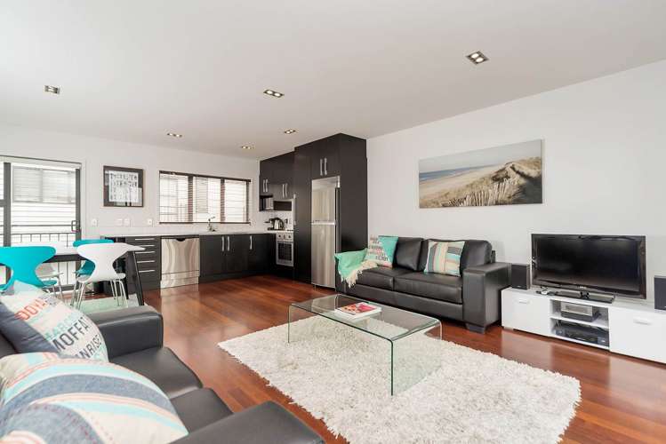 2/34 Ireland Street_1