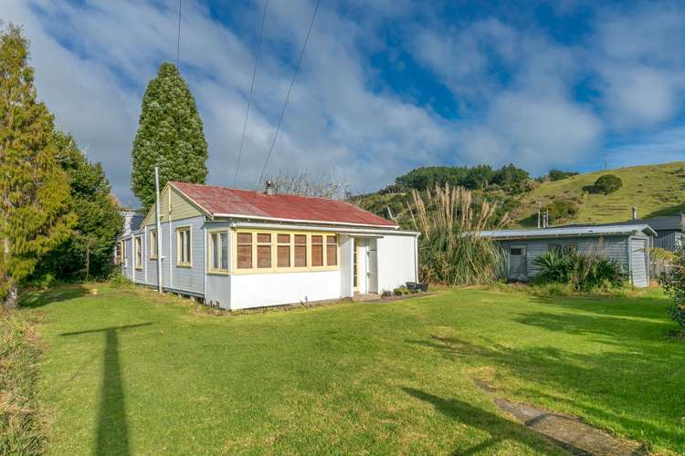 1215 Pouewe Street Kawhia_2