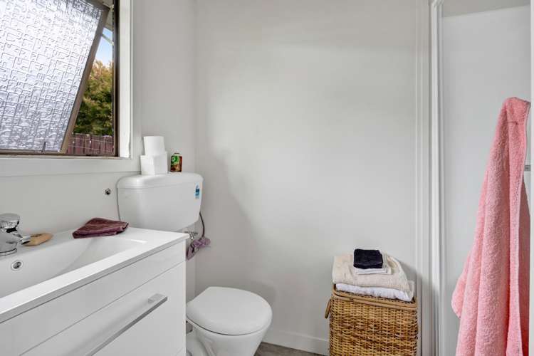 8B-8C Oswald Place Stratford_9