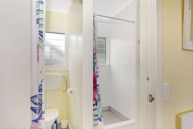 2A Marine Parade Otaki Beach_22