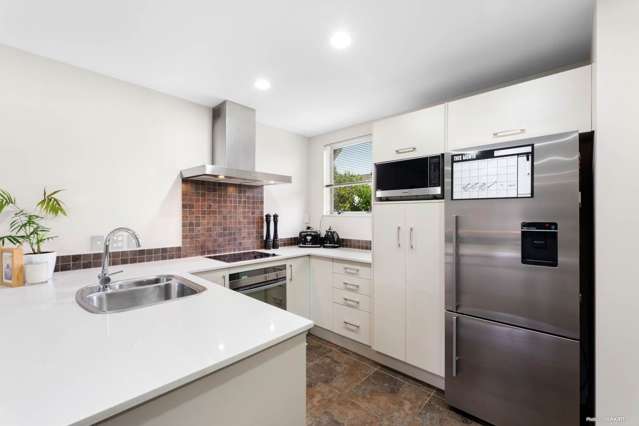 8/1 Gracechurch Drive Flat Bush_1