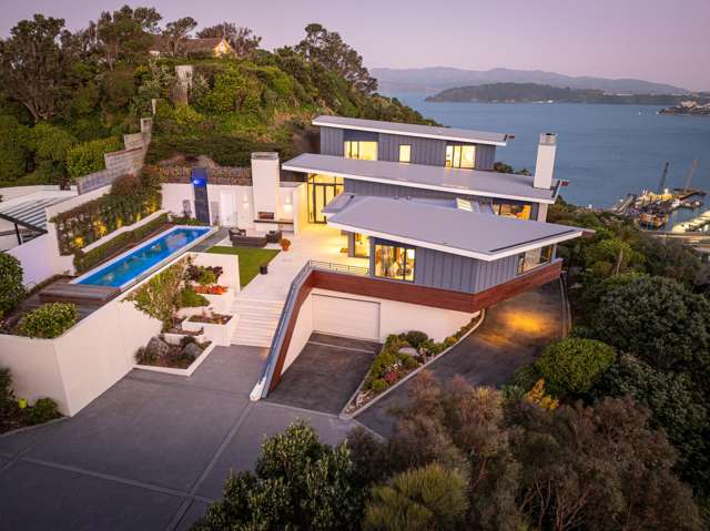 Light, Luxury and Harbour Spectacle