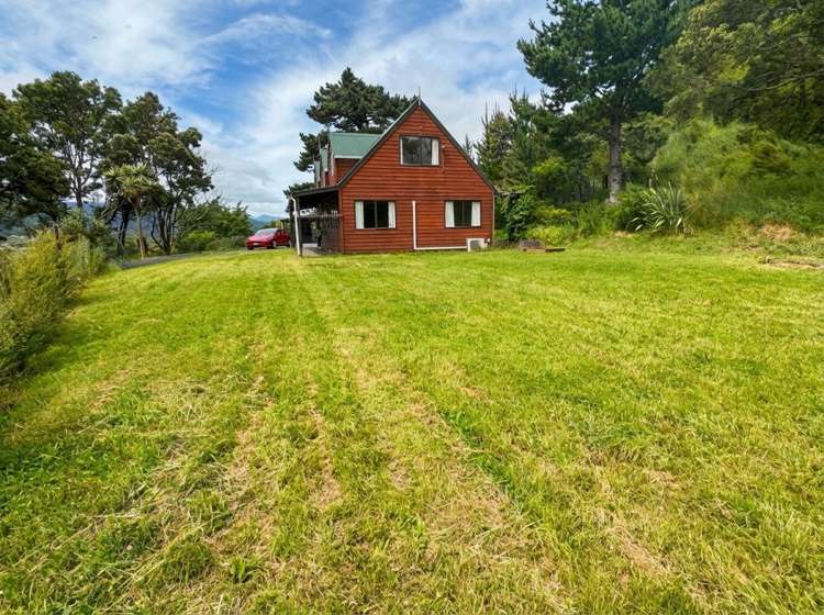 3 Hastings Grove Wainuiomata_19