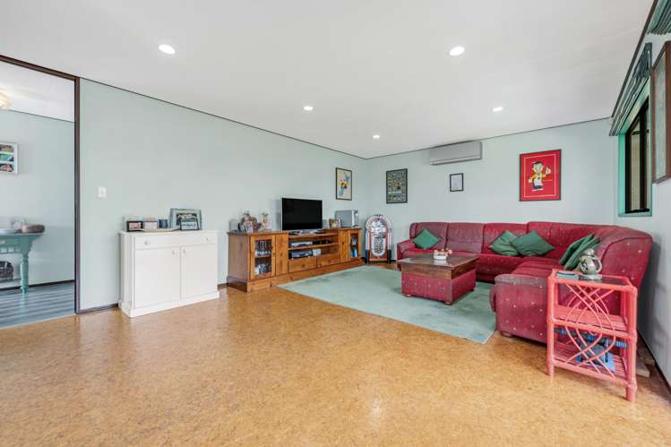 25 & 25a Sandgate Avenue Botany Downs_6