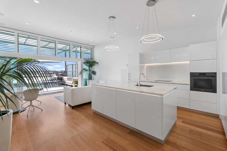 52/139 Quay Street_5