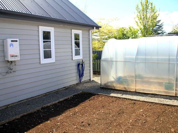 42 Cathedral Drive Manapouri_31