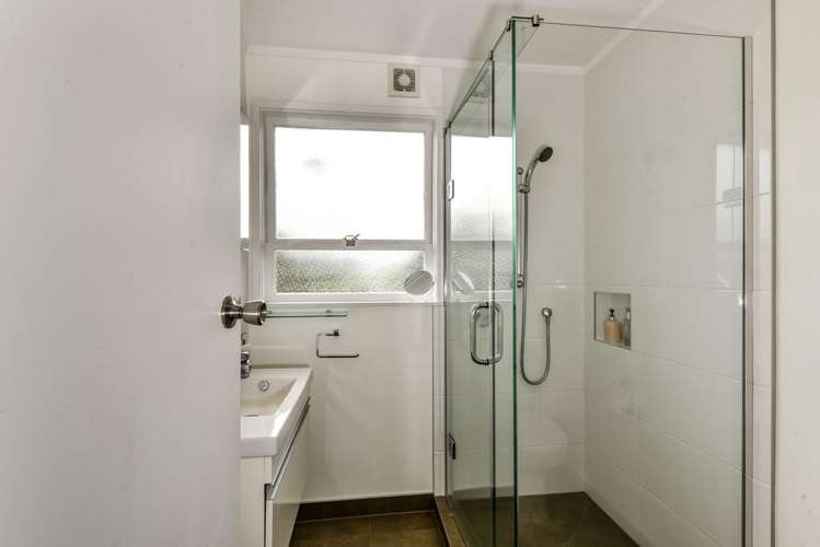 2/13 Braemar Road Castor Bay_8