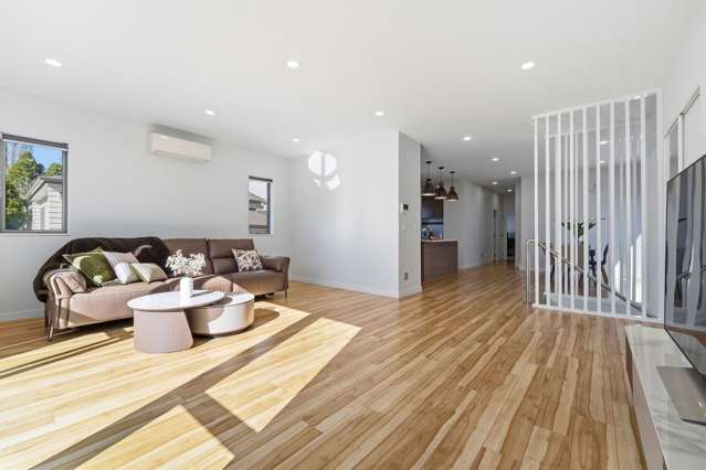 2/65 Francis Street Hauraki_1