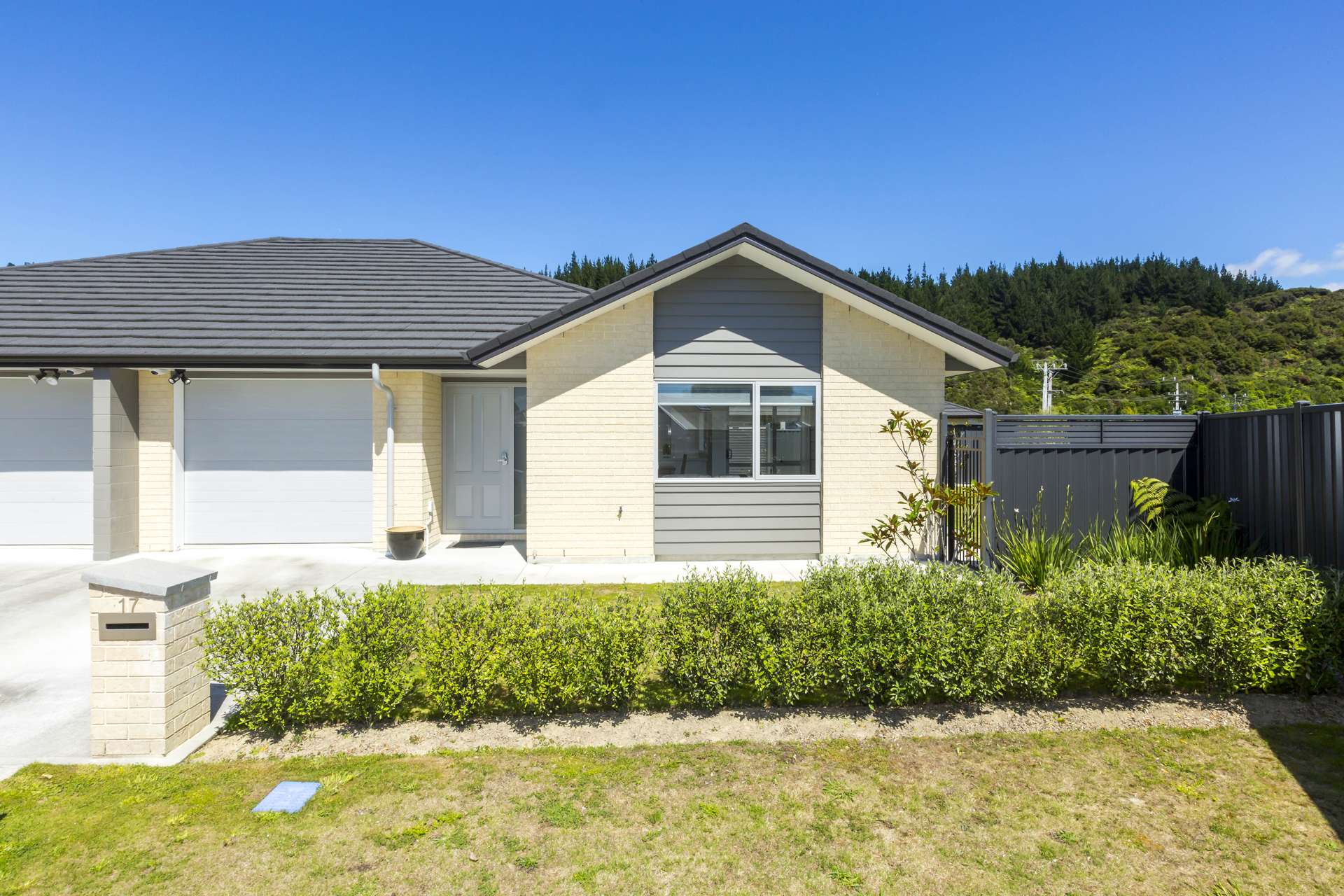 17 Chalfont Road Silverstream_0