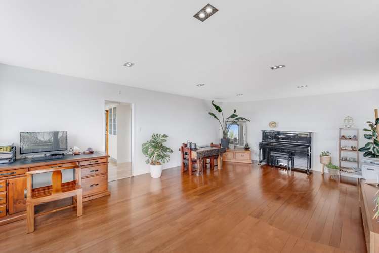 21 Beach Road Mellons Bay_10