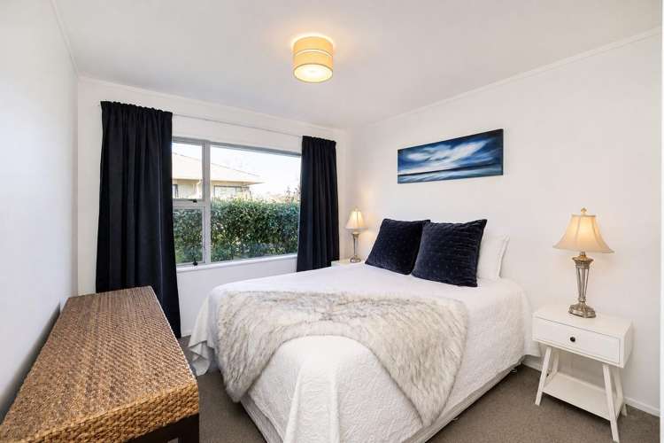2 Fern Grove Taradale_16