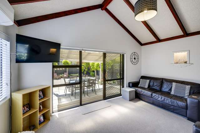 2/123 Georges Drive Napier South_2